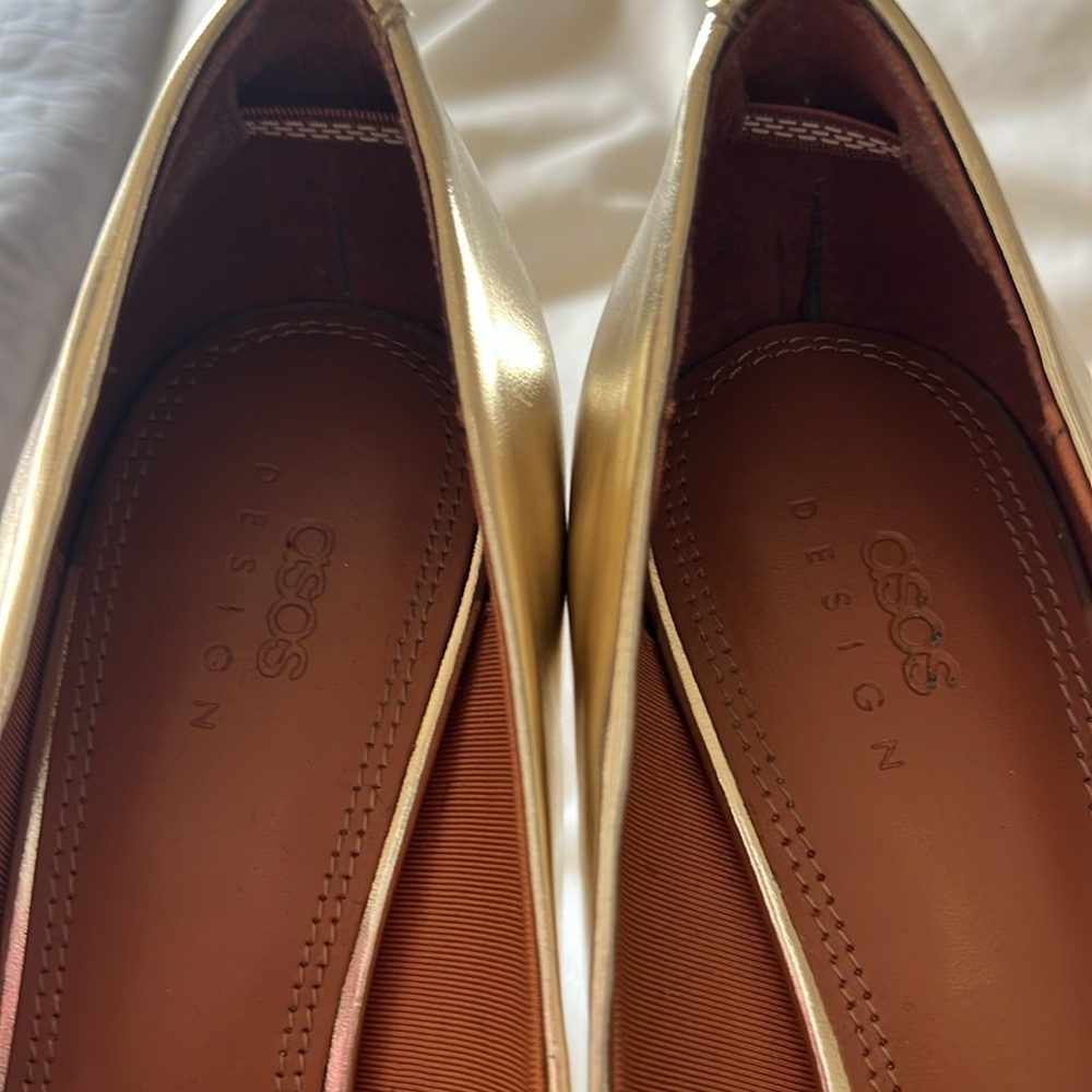 Gold heels - Picture 8 of 13